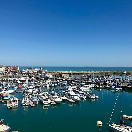 Marina Retreat - Stunning 4 Bedroom, 3 Bathroom House With Harbour Views! Ramsgate Dış mekan fotoğraf