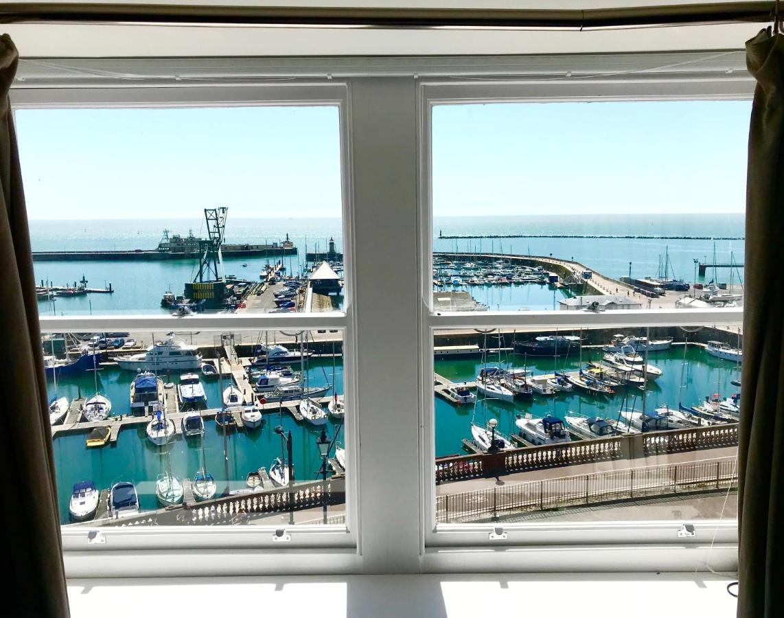 Marina Retreat - Stunning 4 Bedroom, 3 Bathroom House With Harbour Views! Ramsgate Dış mekan fotoğraf