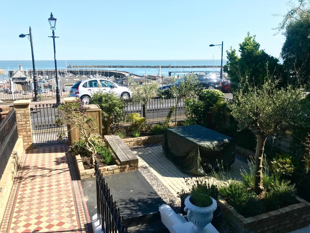 Marina Retreat - Stunning 4 Bedroom, 3 Bathroom House With Harbour Views! Ramsgate Dış mekan fotoğraf