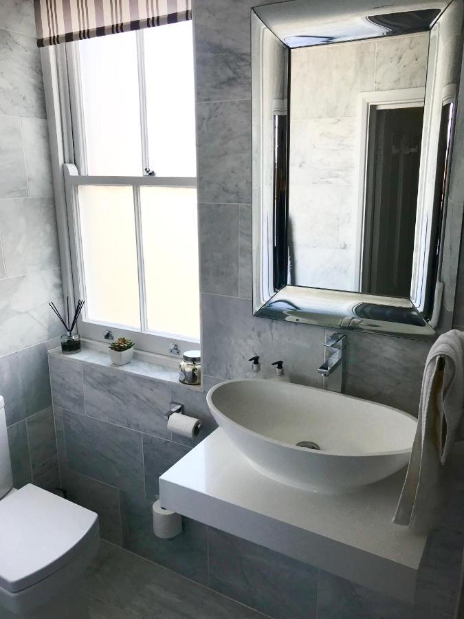 Marina Retreat - Stunning 4 Bedroom, 3 Bathroom House With Harbour Views! Ramsgate Dış mekan fotoğraf